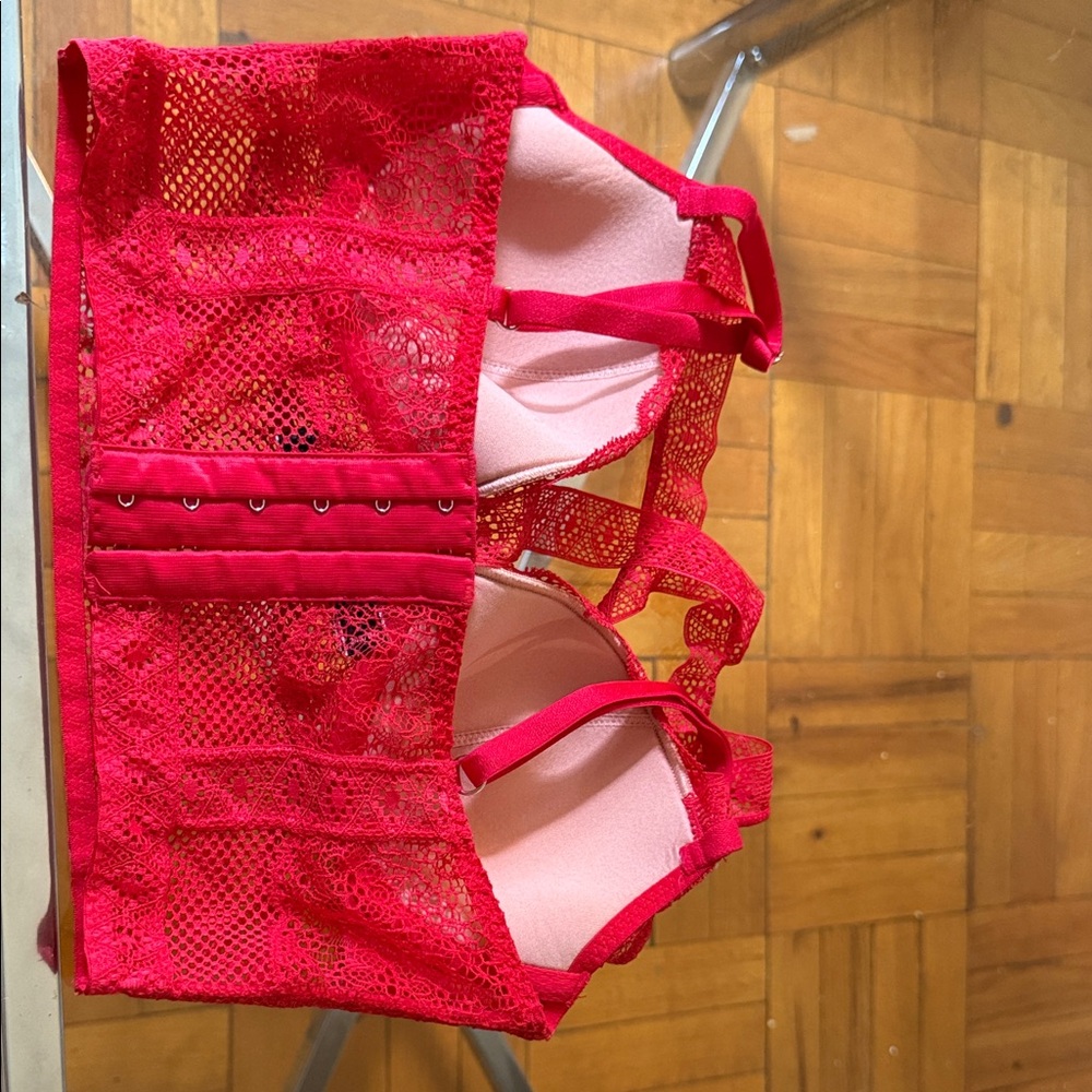 Victoria’s Secret Red Lace Women's Bralette - Picture 5 of 9